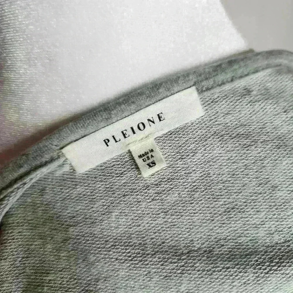 Pleione women's gray long sleeve ruffled arm blouse size XS - Picture 6 of 6